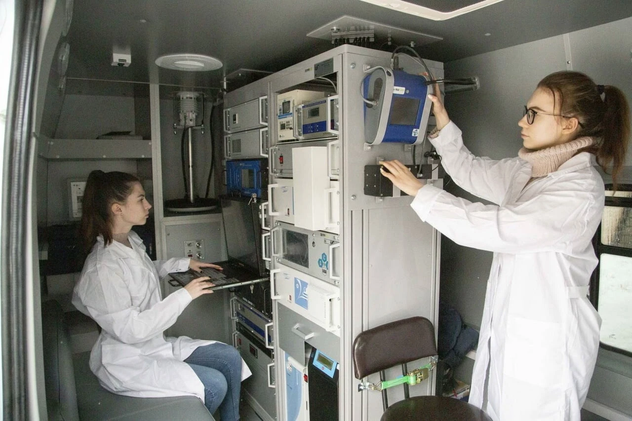 Внутри экопоста